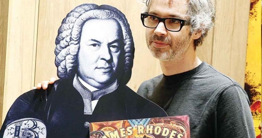 Arma playlist con rockstars clásicos; James Rhodes presenta su nuevo libro en español Arma playlist con rockstars clásicos; James Rhodes presenta su nuevo libro en español