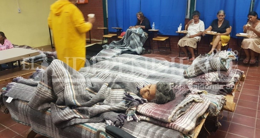 Más de mil 300 refugiados en Los Cabos tras efectos de “Lorena”