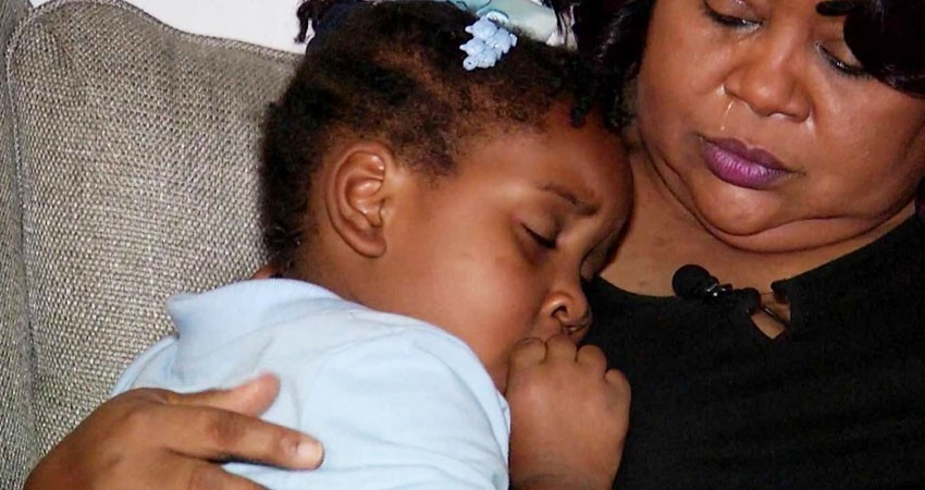 Arrestan a niña de 6 años por hacer berrinche en la escuela