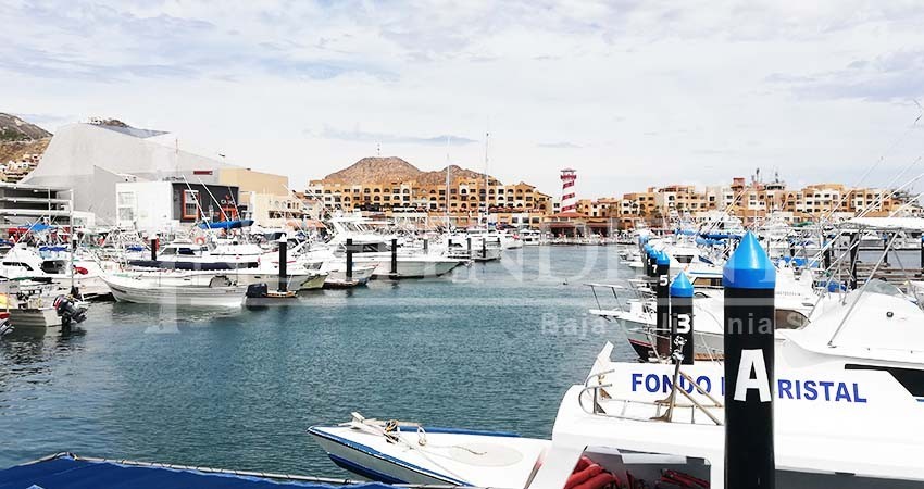Sin atención derrame de aguas en marina de Cabo San Lucas Sin atención derrame de aguas en marina de Cabo San Lucas