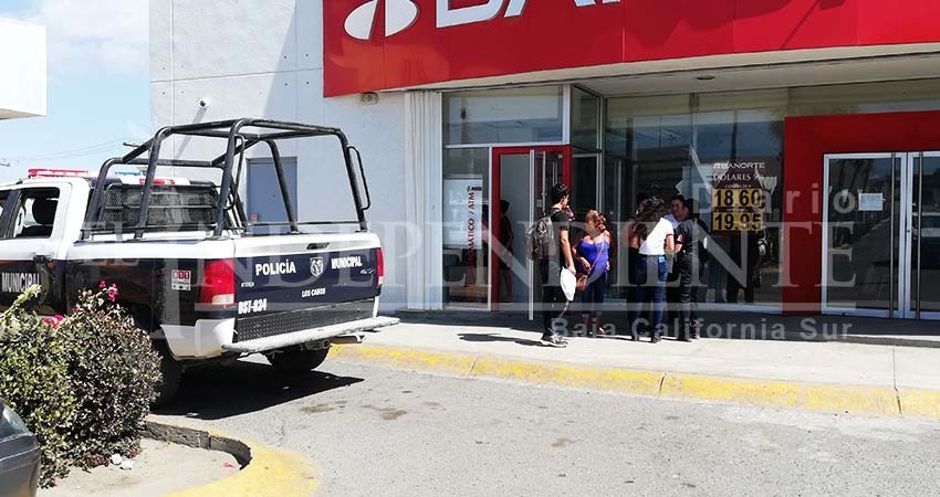 Privan de la libertad a un ciudadano y asaltan un banco en CSL Privan de la libertad a un ciudadano y asaltan un banco en CSL