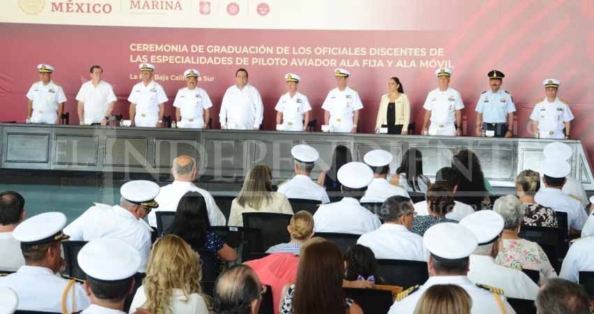 Celebran graduación de pilotos de aviación naval en La Paz Celebran graduación de pilotos de aviación naval en La Paz