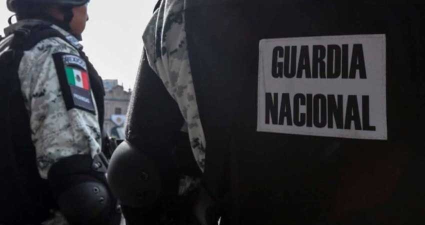 Integrantes de Guardia Nacional aseguran ocho kilos de crystal en aeropuerto Integrantes de Guardia Nacional aseguran ocho kilos de crystal en aeropuerto