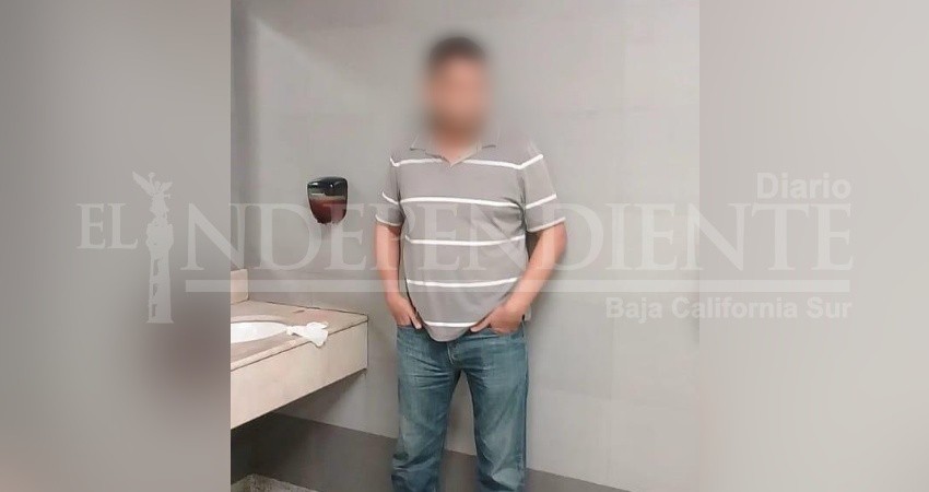 Denuncian a sujeto que supuestamente fotografiaba a menores de edad en baños de Soriana Denuncian a sujeto que supuestamente fotografiaba a menores de edad en baños de Soriana
