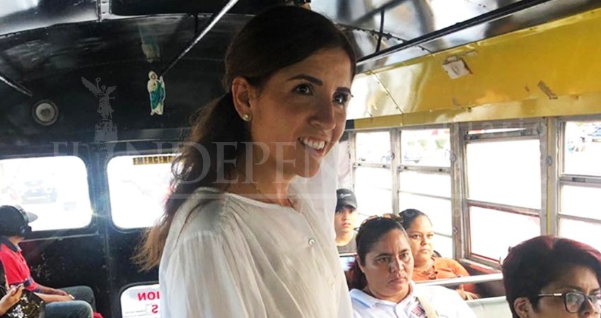 Se burlan de Susana Zatarain por fotografiarse usando el transporte público Se burlan de Susana Zatarain por fotografiarse usando el transporte público