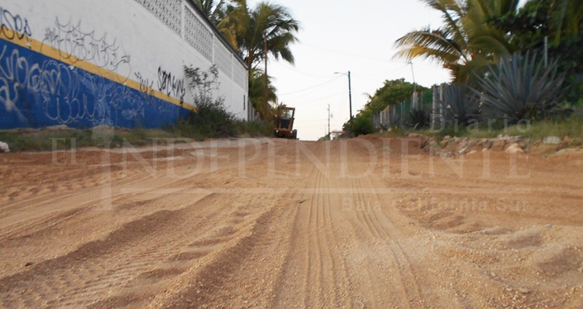 Colonos de Las Veredas se quejan de sus calles, no las quieren “parchadas” Colonos de Las Veredas se quejan de sus calles, no las quieren “parchadas”