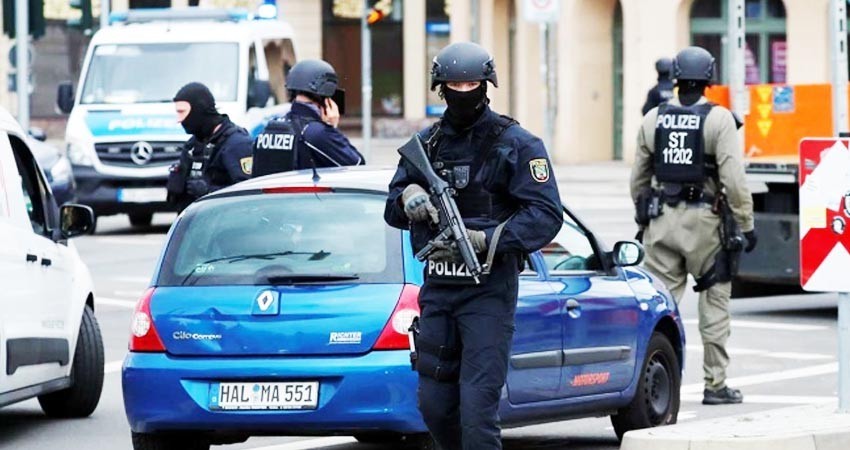 Merkel acusa atentado; agresor gritó insultos antisemitas Merkel acusa atentado; agresor gritó insultos antisemitas