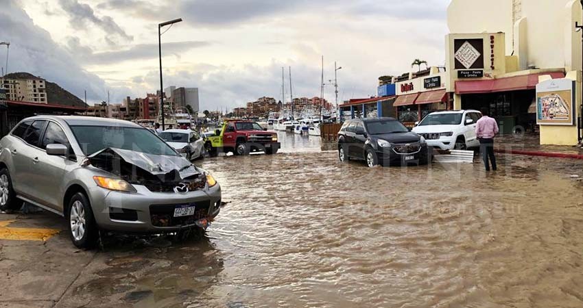 Empresas turísticas limpian los estragos de las lluvias en CSL