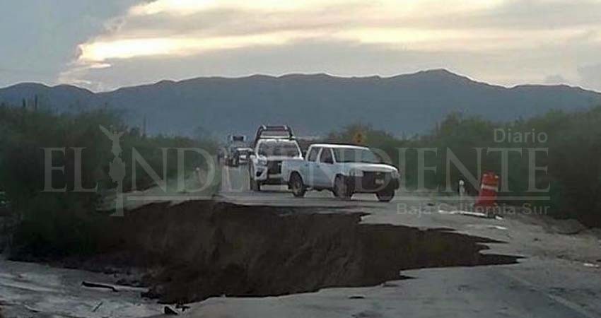 Lluvias afectaron la carretera La Paz- San Juan de Los Planes