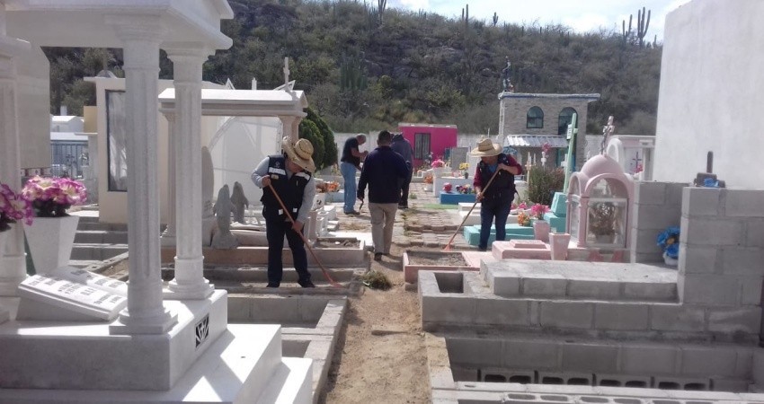 Listo operativo para festejos de día de muertos en panteones de La Paz Listo operativo para festejos de día de muertos en panteones de La Paz