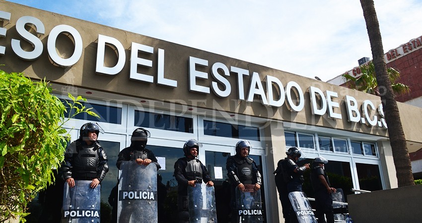 A pesar de que se acordó no hacerlo, se usó la fuerza pública para votar la Ley de Movilidad A pesar de que se acordó no hacerlo, se usó la fuerza pública para votar la Ley de Movilidad