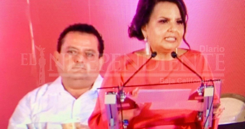Ignora Armida Castro al Gobierno Estatal durante su informe