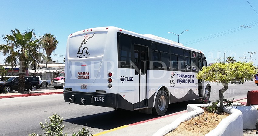 Debería el gobernador defender la economía local y no a transnacionales, denuncian Transportistas de Los Cabos Debería el gobernador defender la economía local y no a transnacionales, denuncian Transportistas de Los Cabos