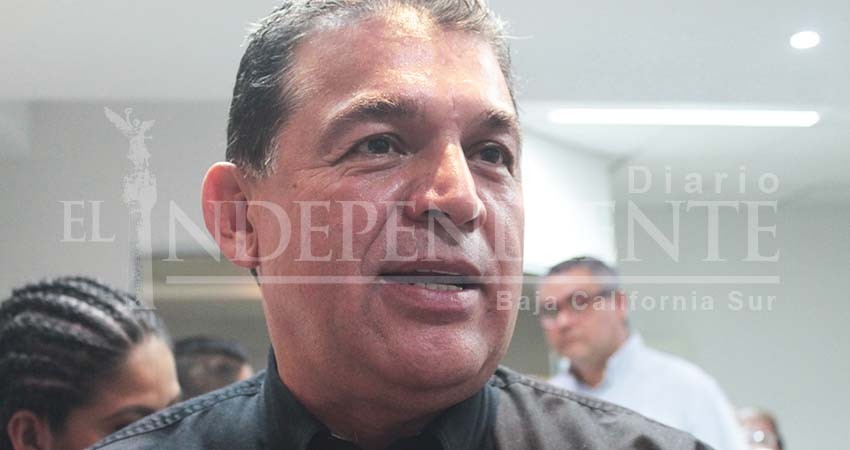 Alcalde de La Paz se dice en contra del incremento de tarifas en transporte colectivo Alcalde de La Paz se dice en contra del incremento de tarifas en transporte colectivo