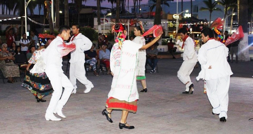 Este viernes inaugura UABCS programa cultural en el malecón de La Paz Este viernes inaugura UABCS programa cultural en el malecón de La Paz