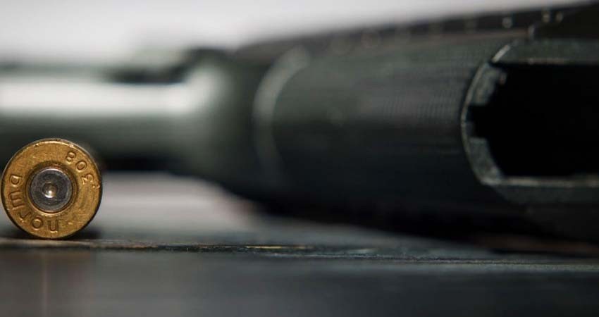 Papá usa como escudo a su bebé de once meses durante balacera