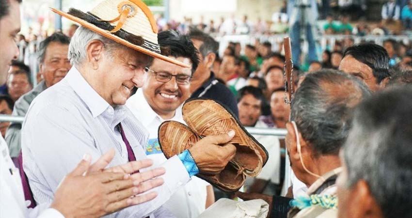 Vergonzoso pensar que apoyo a indígenas es racismo: AMLO Vergonzoso pensar que apoyo a indígenas es racismo: AMLO