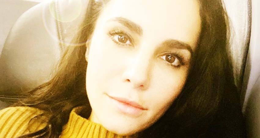 Martha Higareda sube foto sin blusa ni maquillaje y le critican las cirugías