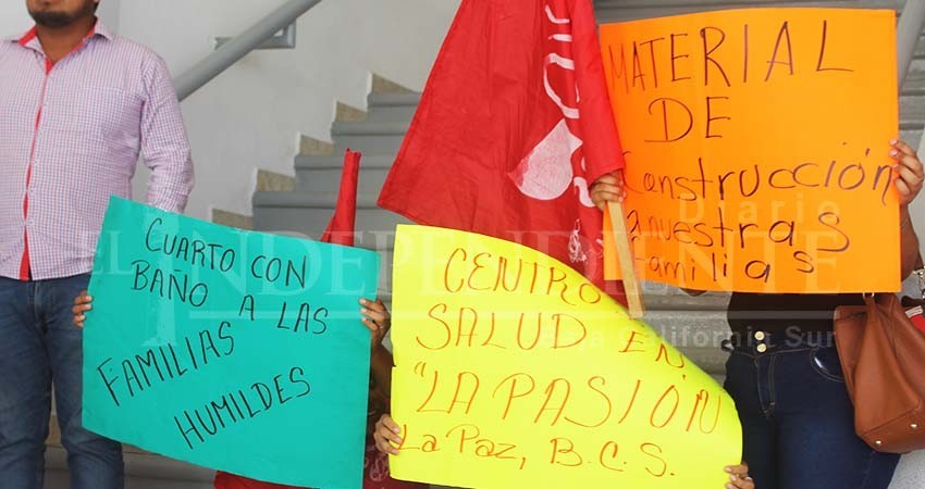 Se manifiesta Antorcha Campesina en Ayuntamiento de La Paz Se manifiesta Antorcha Campesina en Ayuntamiento de La Paz