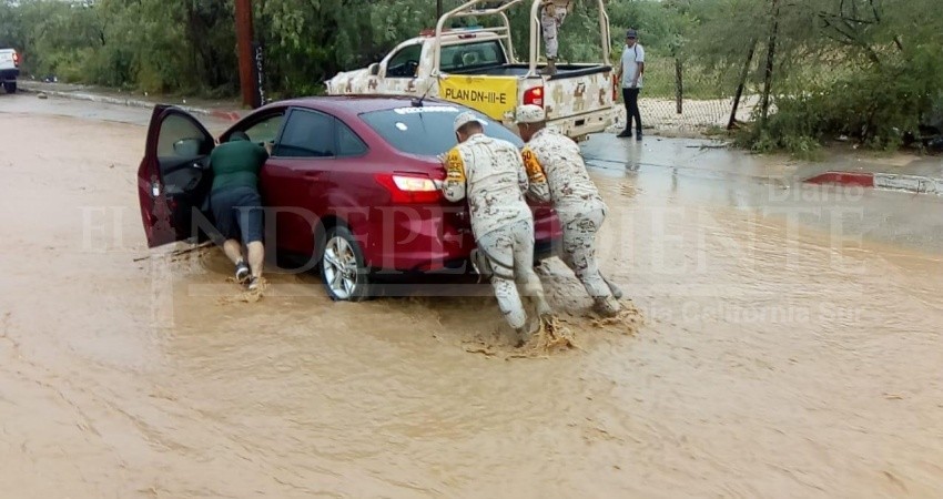 Que no intenten cruzar arroyos; las lluvias se mantendrán Que no intenten cruzar arroyos; las lluvias se mantendrán