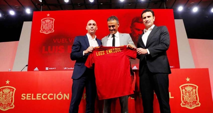 Luis Enrique califica de desleal a Robert Moreno Luis Enrique califica de desleal a Robert Moreno