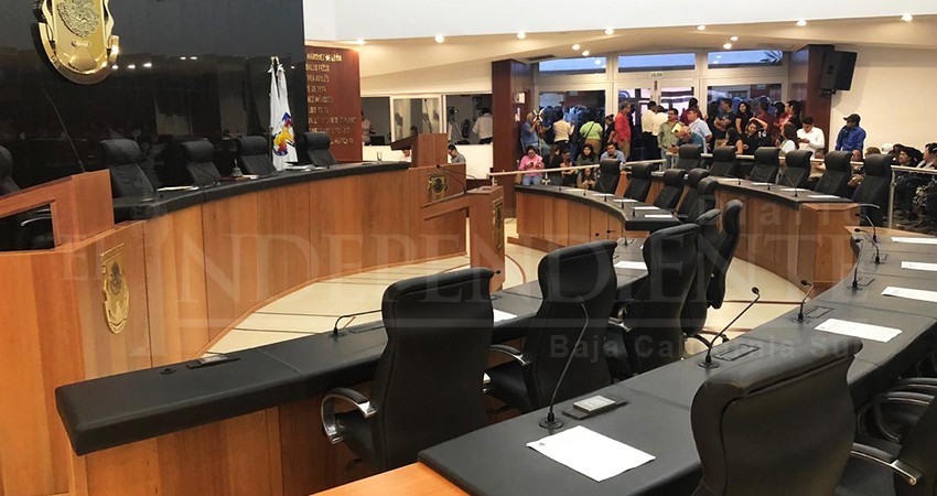 Suspende Acción Nacional sesión de Congreso BCS durante propuesta de movilidad de Morena Suspende Acción Nacional sesión de Congreso BCS durante propuesta de movilidad de Morena