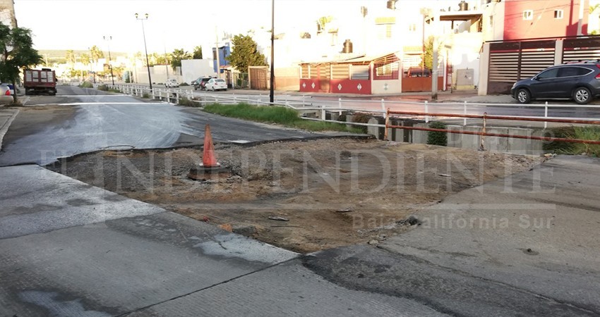 Abandonan reparación de bache en colonia Miramar de CSL Abandonan reparación de bache en colonia Miramar de CSL