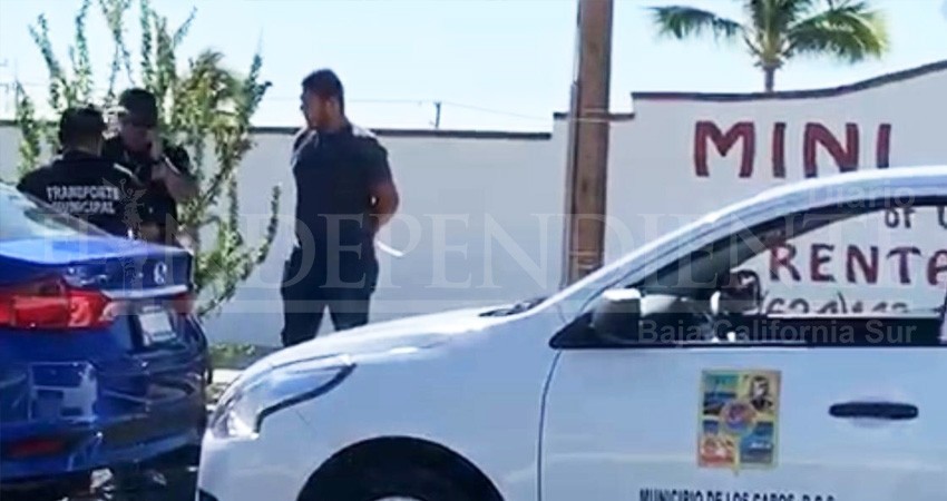 Persiguen a Uber funcionarios del Ayto de Los Cabos en carretera federal Persiguen a Uber funcionarios del Ayto de Los Cabos en carretera federal