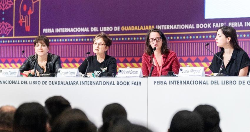 Dialogan sobre “Feminismo para Centennials” en la FIL Dialogan sobre “Feminismo para Centennials” en la FIL