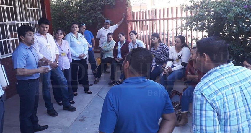 Hay conflicto en Secundaria “Moisés Sáenz Garza” por restitución de directora Hay conflicto en Secundaria “Moisés Sáenz Garza” por restitución de directora