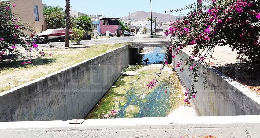 Contaminado el canal pluvial de Miramar con aguas negras Contaminado el canal pluvial de Miramar con aguas negras