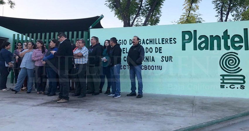 Personal docente y administrativo del Cobach entró en paro laboral en BCS Personal docente y administrativo del Cobach entró en paro laboral en BCS