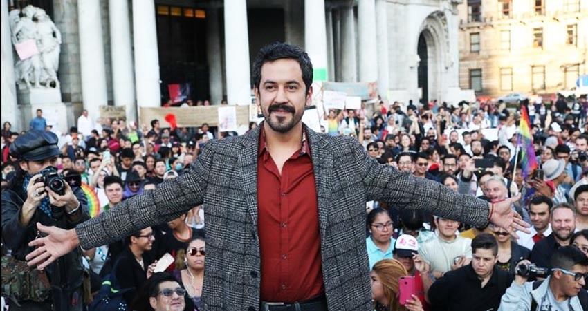 En Bellas Artes, comunidad LGBT+ apoya al pintor Fabián Cháirez En Bellas Artes, comunidad LGBT+ apoya al pintor Fabián Cháirez