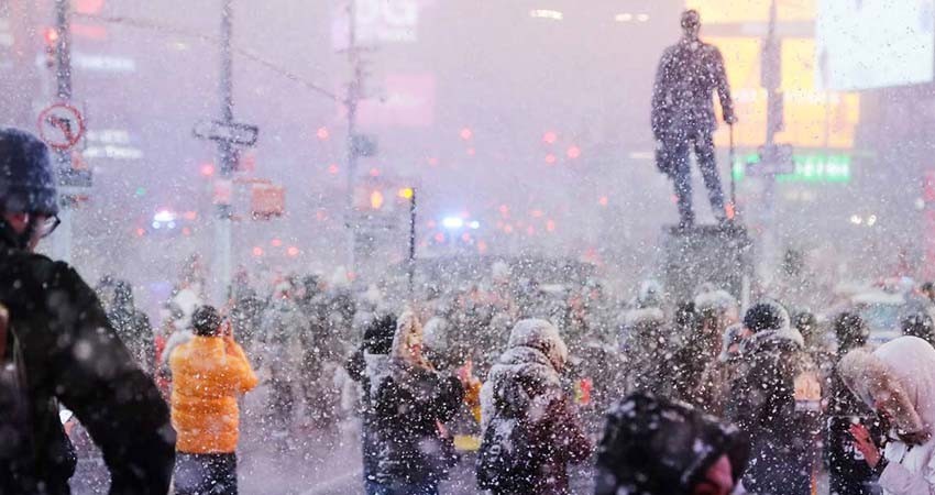 Cae nieve en Times Square y el video se hace viral Cae nieve en Times Square y el video se hace viral