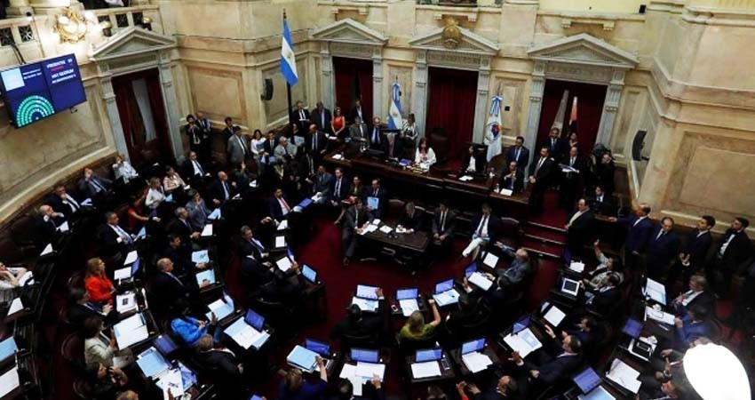 Congreso de Argentina aprueba ley de emergencia económica Congreso de Argentina aprueba ley de emergencia económica