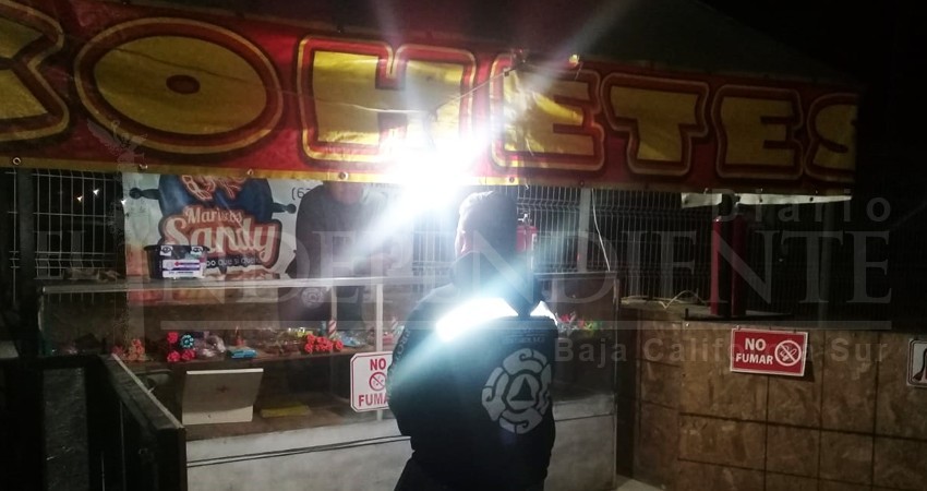 Clausuran negocios y decomisan al menos 6 kilos de pirotecnia ilegal en operativos Clausuran negocios y decomisan al menos 6 kilos de pirotecnia ilegal en operativos