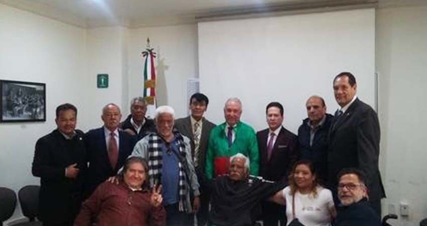 Prometen a medallistas que el pago de becas será sin intermediarios este año