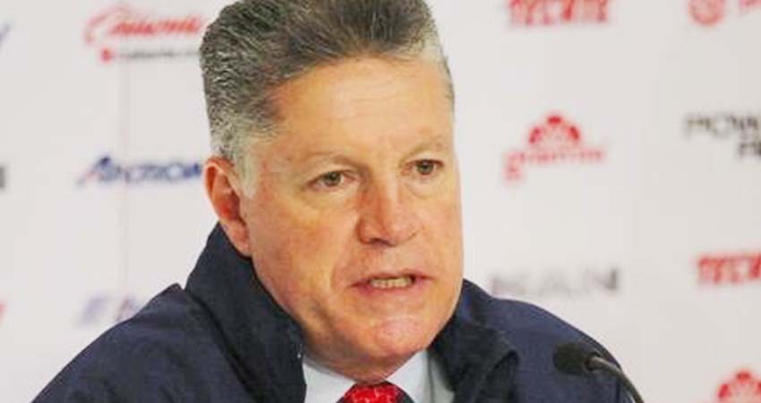 Cero tolerancia a indisciplinas en el Guadalajara, advierte Peláez