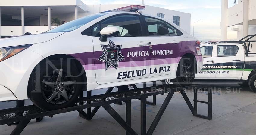 Entregan patrulla para atender reportes por delitos de violencia de género en La Paz Entregan patrulla para atender reportes por delitos de violencia de género en La Paz