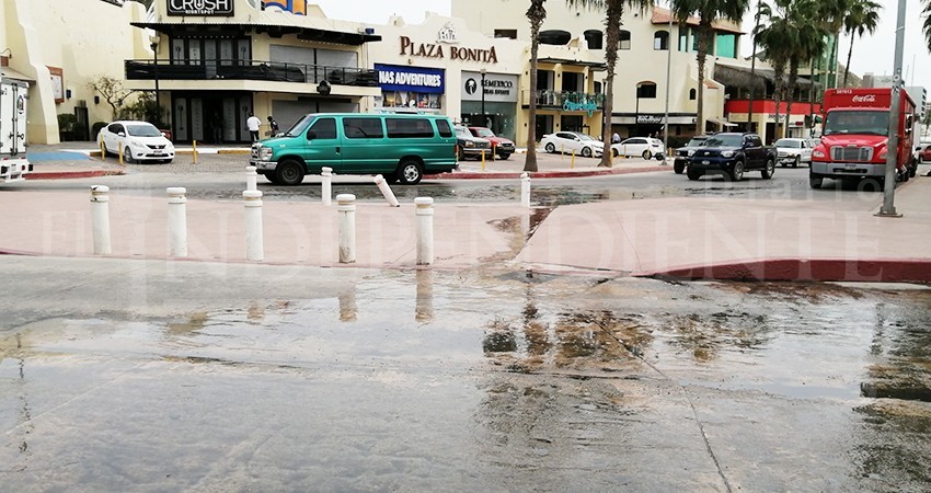Hartos y cansados de derrames de aguas negras locatarios del centro de CSL 