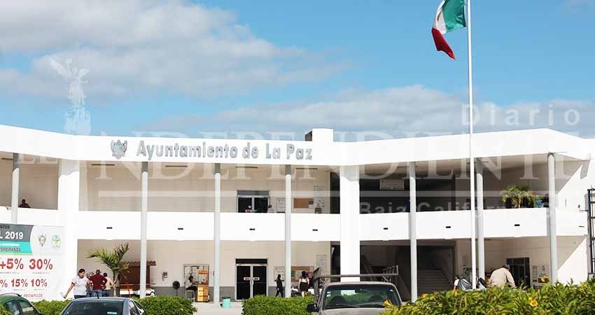 La Paz debe reducir nómina y contar solo con el personal necesario para cumplir con sus principales obligaciones: Experto