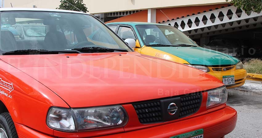 Taxistas en La Paz harán competencia a Uber Eats con aplicación móvil