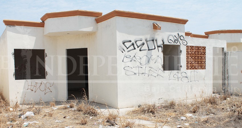 Este año pondrán en regla las viviendas abandonadas en col. Las Américas