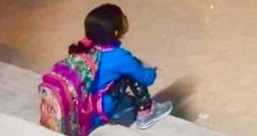Dejan a una niña sola afuera de una primaria en Los Cabos Dejan a una niña sola afuera de una primaria en Los Cabos