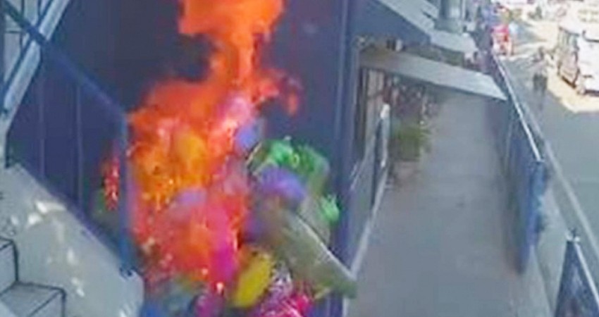 Niños le prenden fuego a vendedor de globos; le hacían una 'broma' Niños le prenden fuego a vendedor de globos; le hacían una 'broma'