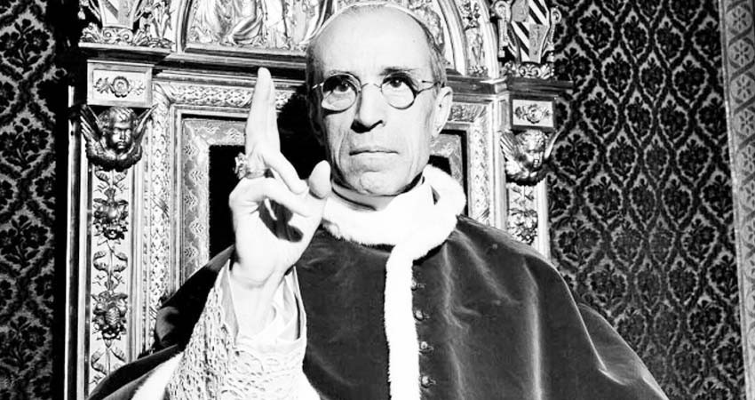 Abren archivos de Pío XII, el papa que calló durante el Holocausto Abren archivos de Pío XII, el papa que calló durante el Holocausto