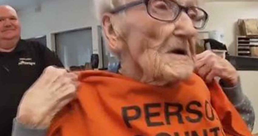 Abuelita de 100 años cumple el sueño de su vida... ir a prisión Abuelita de 100 años cumple el sueño de su vida... ir a prisión