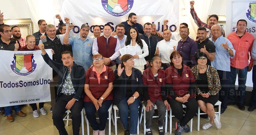 Estas son las 42 plazas que intentó “otorgar” Perla Flores en el Congreso de BCS