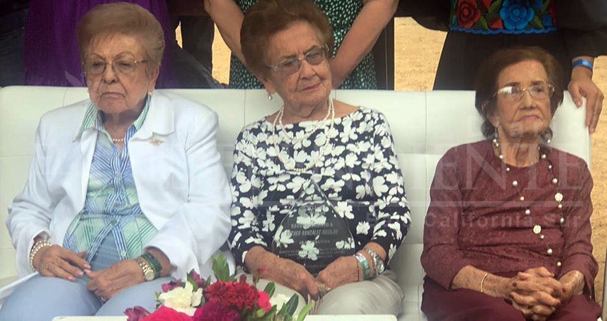 Reconocen a mujeres pioneras de la gastronomía y el turismo de BCS