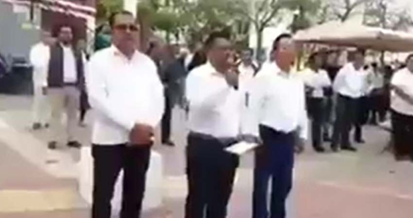 ‘Las que no vinieron a trabajar están haciendo el aseo en su casa’: alcalde ‘Las que no vinieron a trabajar están haciendo el aseo en su casa’: alcalde